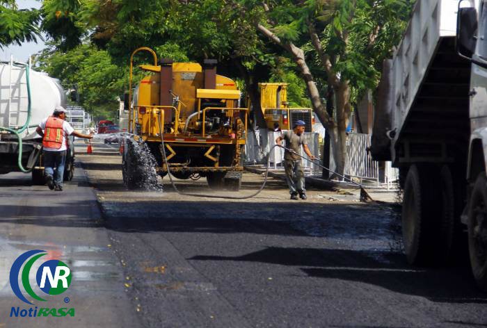 La repavimentación de Paseo de Montejo, en su última etapa La repavimentación de Paseo de Montejo, en su última etapa