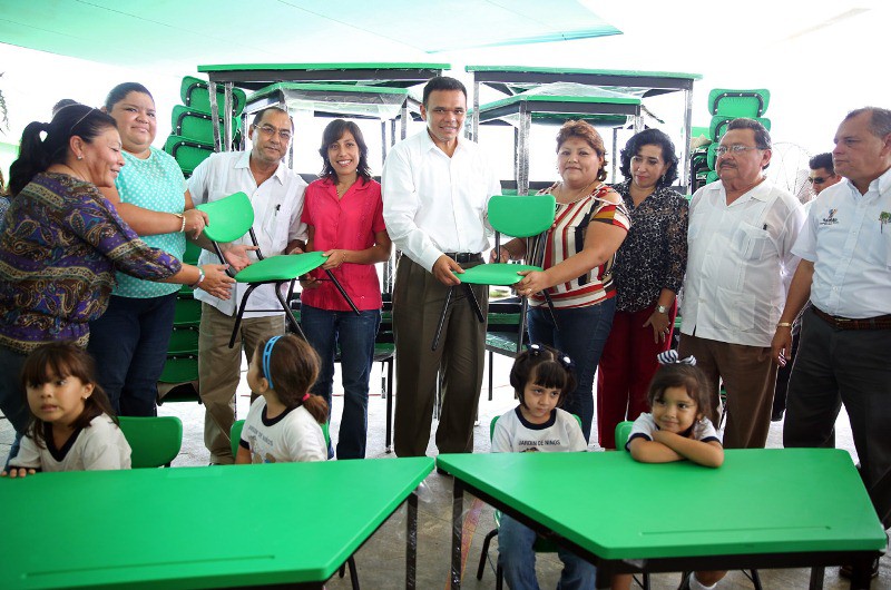 Gobierno del Estado invierte más de 64 mdp en mobiliario para escuelas Gobierno del Estado invierte más de 64 mdp en mobiliario para escuelas