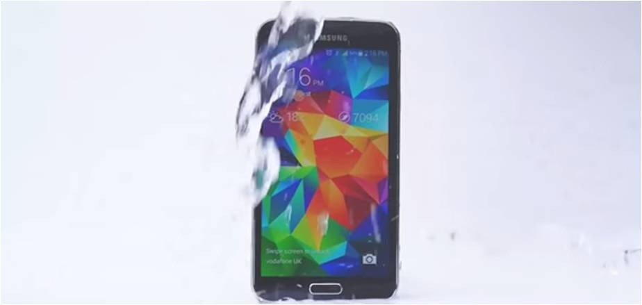 Samsung se une al famoso reto de la cubeta de hielo Samsung se une al famoso reto de la cubeta de hielo