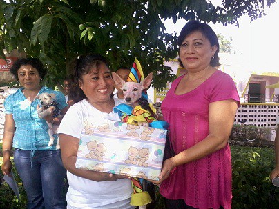 TIZIMIN: Concurso canino de disfraces para motivar a vacunar a las mascotas.\r\n TIZIMIN: Concurso canino de disfraces para motivar a vacunar a las mascotas.\r\n