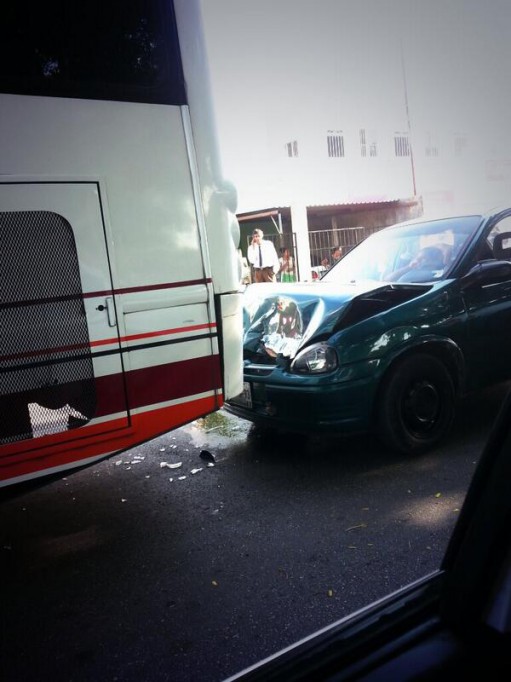 Crearán una base de datos para conocer las causas de accidentes de tránsito Crearán una base de datos para conocer las causas de accidentes de tránsito