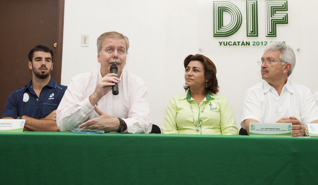 DIF estatal y Club de Fútbol Mérida se unen para apoyar a damnificados DIF estatal y Club de Fútbol Mérida se unen para apoyar a damnificados