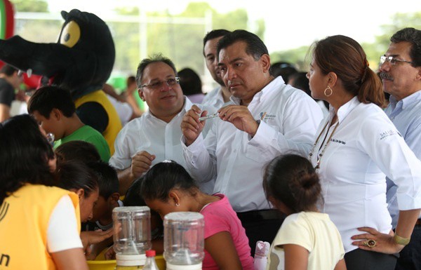 Recibe colonia Melitón Salazar Feria de la Salud Recibe colonia Melitón Salazar Feria de la Salud