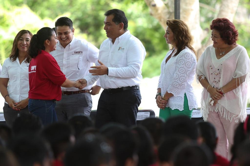 El Gobierno del Estado duplica los estímulos de los promotores educativos El Gobierno del Estado duplica los estímulos de los promotores educativos