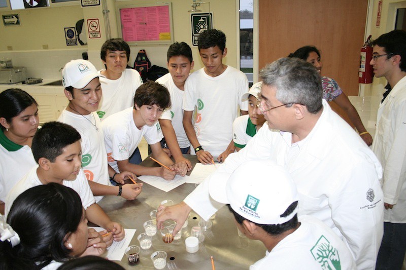 Niños y jóvenes destacados, listos para disfrutar de ciencia y tecnología Niños y jóvenes destacados, listos para disfrutar de ciencia y tecnología