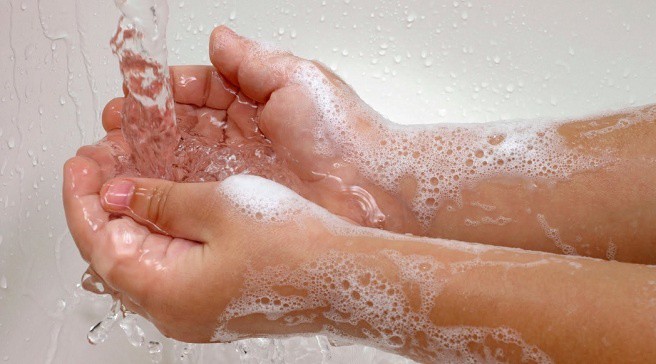 Para prevenir enfermedades debemos tener una buena higiene Para prevenir enfermedades debemos tener una buena higiene