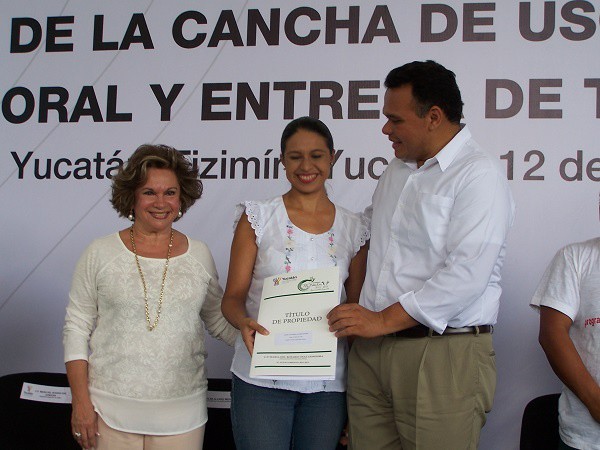 Gobernador entrega apoyos a familias de Tizimín Gobernador entrega apoyos a familias de Tizimín