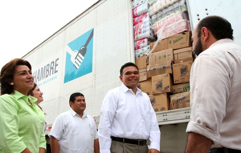 Sale el primer envío de víveres recolectados para los damnificados por el huracán Manuel Sale el primer envío de víveres recolectados para los damnificados por el huracán Manuel