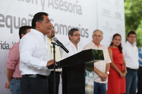 Asesora y apoya el Gobierno del Estado a pequeños negocios Asesora y apoya el Gobierno del Estado a pequeños negocios