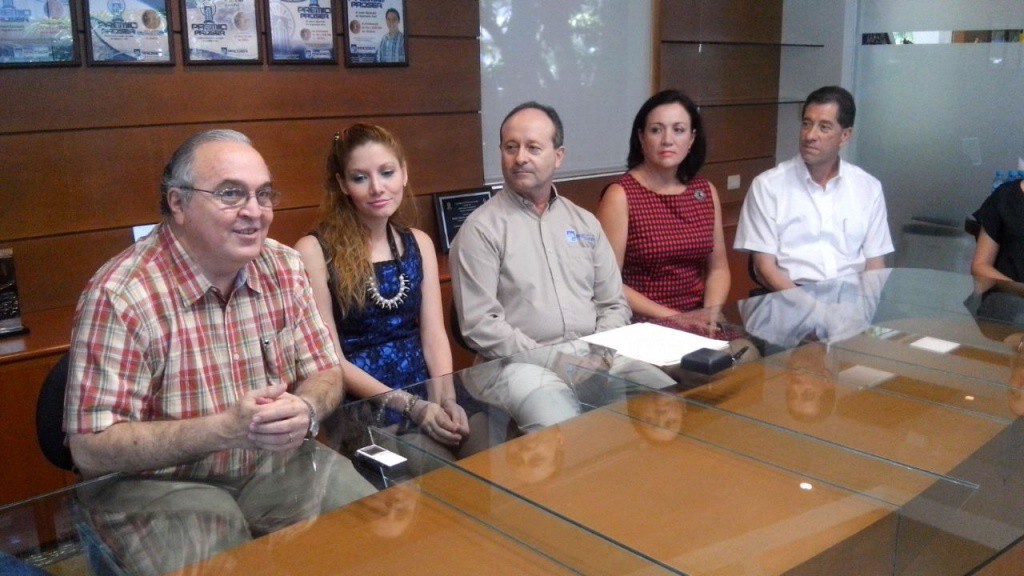 Una mujer, el mejor promedio de Ingeniería de la Uady Una mujer, el mejor promedio de Ingeniería de la Uady