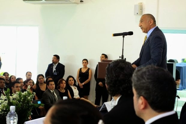 Ser profesionista no es garantía de éxito: Alfonso Pereira Ser profesionista no es garantía de éxito: Alfonso Pereira