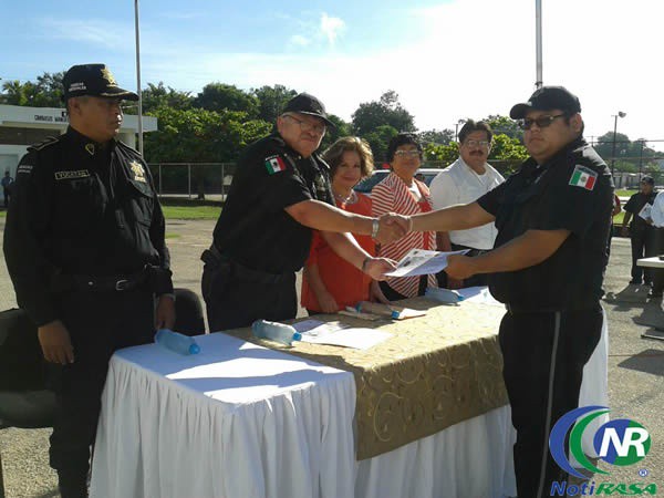Policías del Oriente reciben constancias de capacitación Policías del Oriente reciben constancias de capacitación