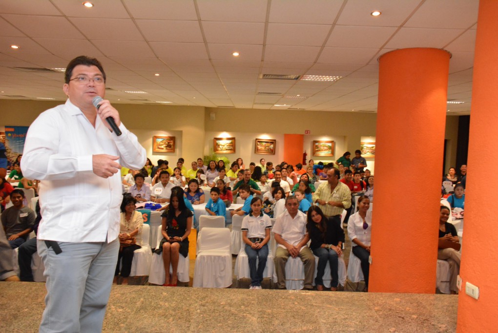 Imparte Secretaría de Salud el foro “Exprésate, aprende y planifica”, a juventud adolescente Imparte Secretaría de Salud el foro “Exprésate, aprende y planifica”, a juventud adolescente