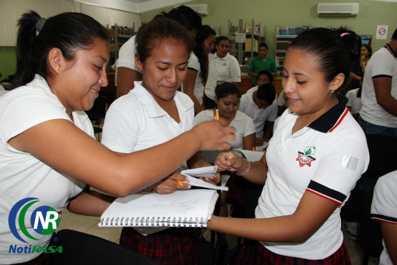 Capacitan a jóvenes para combatir a la violencia y discriminación Capacitan a jóvenes para combatir a la violencia y discriminación