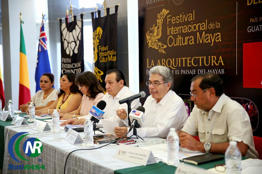 La Secretaría de Educación Estatal presente en el Festival de la Cultura Maya La Secretaría de Educación Estatal presente en el Festival de la Cultura Maya