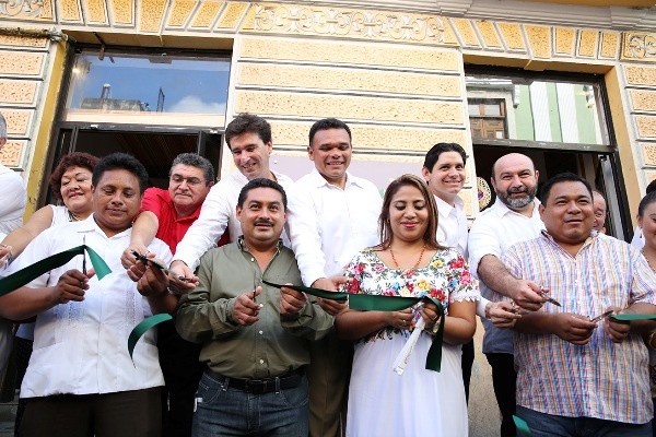 Impulsan comercialización de artesanías yucatecas Impulsan comercialización de artesanías yucatecas