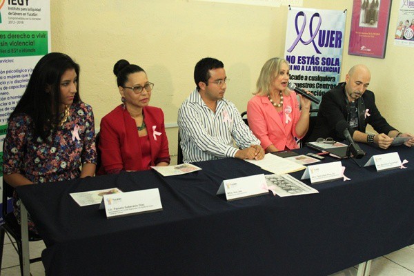 Invitan a un desfile de modas en apoyo a mujeres con cáncer de mama Invitan a un desfile de modas en apoyo a mujeres con cáncer de mama