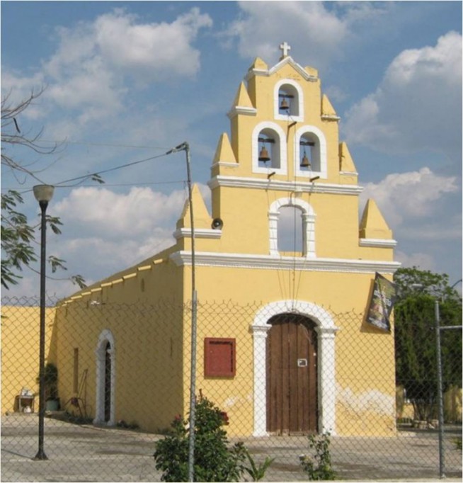 Entregan obras de remodelación en la parroquia de Komchén Entregan obras de remodelación en la parroquia de Komchén