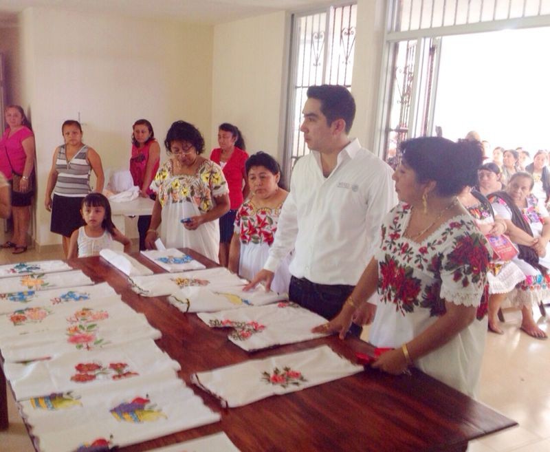 Inauguran nuevo centro comunitario en Chacsinkin Inauguran nuevo centro comunitario en Chacsinkin