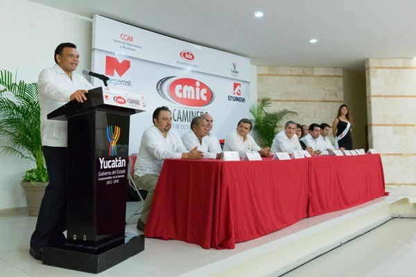 Festeja el Gobernador el Día del Caminero Festeja el Gobernador el Día del Caminero