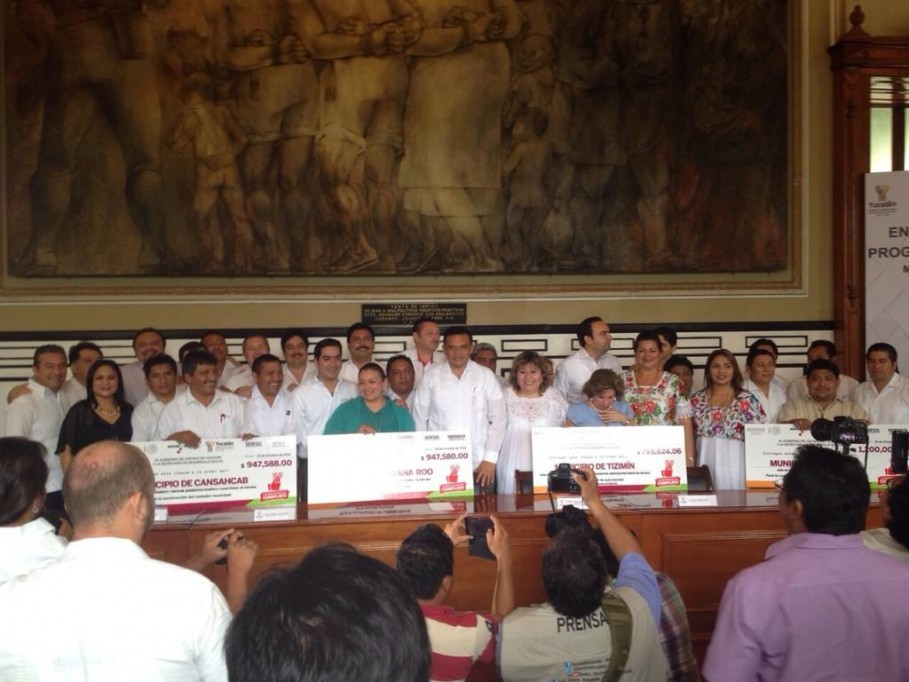 8 municipios fueron beneficiados con 8 millones de pesos para obras comunitarias 8 municipios fueron beneficiados con 8 millones de pesos para obras comunitarias