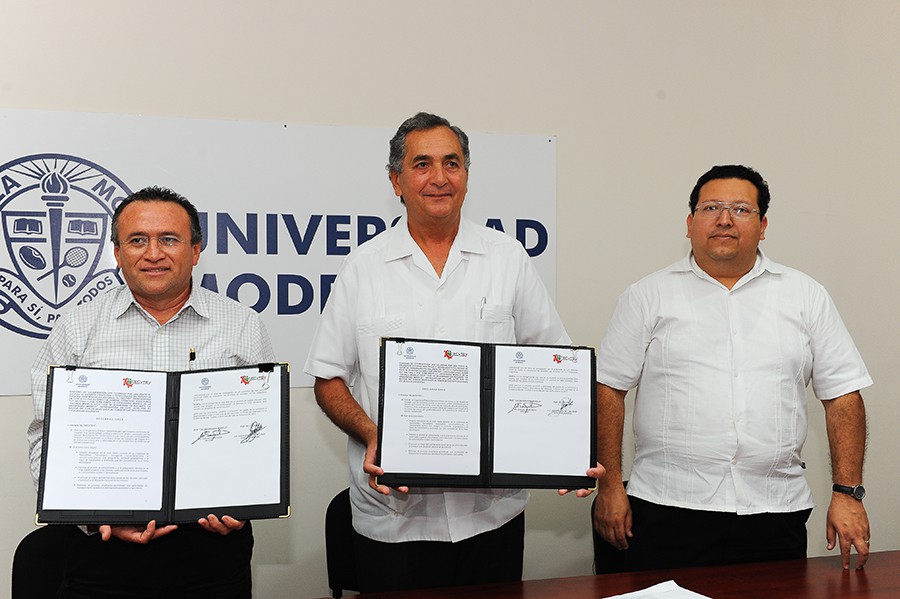 Alumnos del CECYTEY y Universidad Modelo colaboran en acciones educativas Alumnos del CECYTEY y Universidad Modelo colaboran en acciones educativas