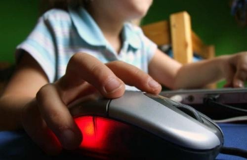 Nuevas tecnologías, factor de riesgo en casos de suicidio Nuevas tecnologías, factor de riesgo en casos de suicidio