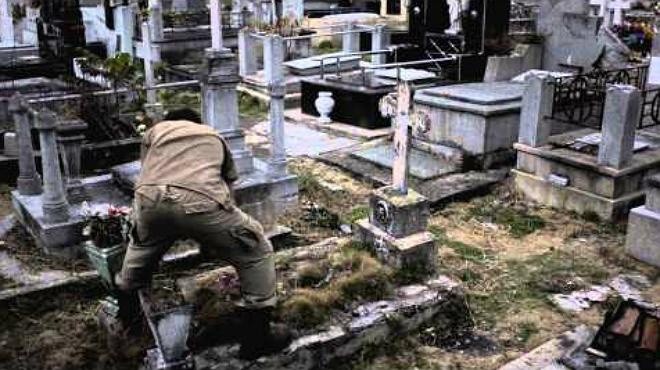 Sepulturero un trabajo que merece respeto... por los muertos Sepulturero un trabajo que merece respeto... por los muertos