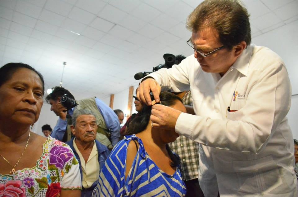 Más de 300 yucatecos beneficiados con la entrega de aparatos auditivos Más de 300 yucatecos beneficiados con la entrega de aparatos auditivos