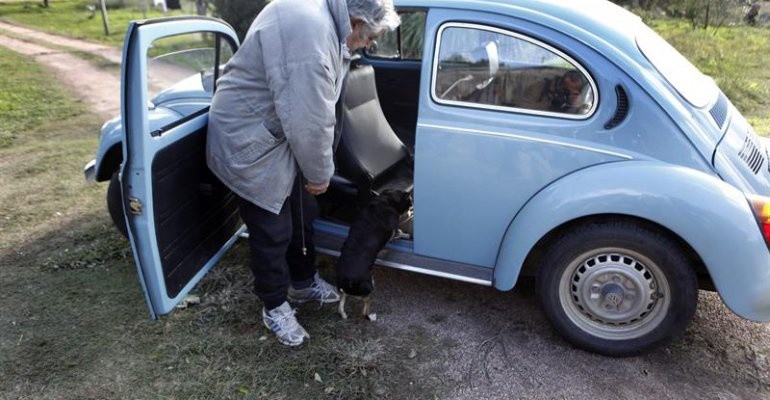 Le ofrecen a Mujica un millón de dólares por su ‘Vochito’ 1987 Le ofrecen a Mujica un millón de dólares por su ‘Vochito’ 1987