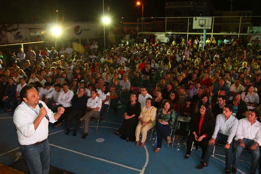 Francisco Torres Rivas se reune con vecinos del oriente de la ciudad Francisco Torres Rivas se reune con vecinos del oriente de la ciudad