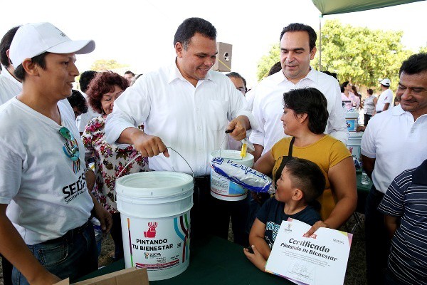 Programa "Pintando tu Bienestar" cumple su segunda entrega de apoyos Programa "Pintando tu Bienestar" cumple su segunda entrega de apoyos