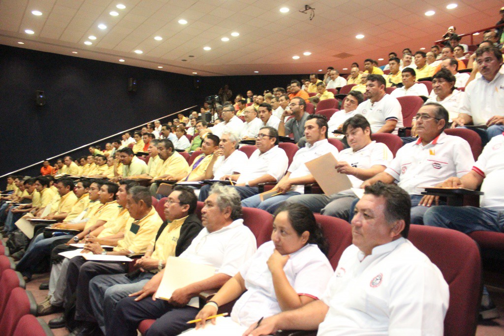 Imparten cursos para choferes del transporte público Imparten cursos para choferes del transporte público