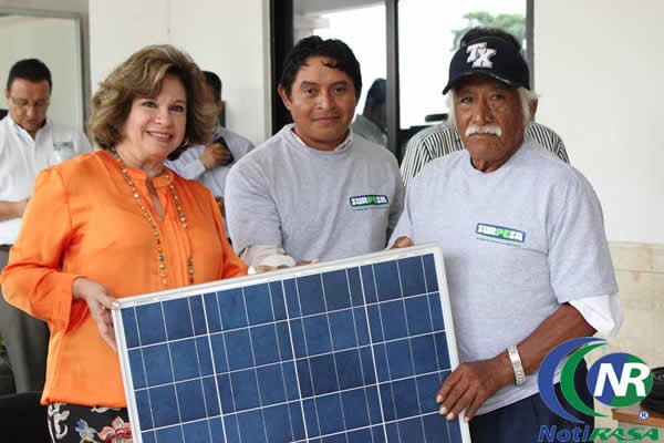 Entregan equipos de energía fotovoltaica a productores de Tizimín Entregan equipos de energía fotovoltaica a productores de Tizimín