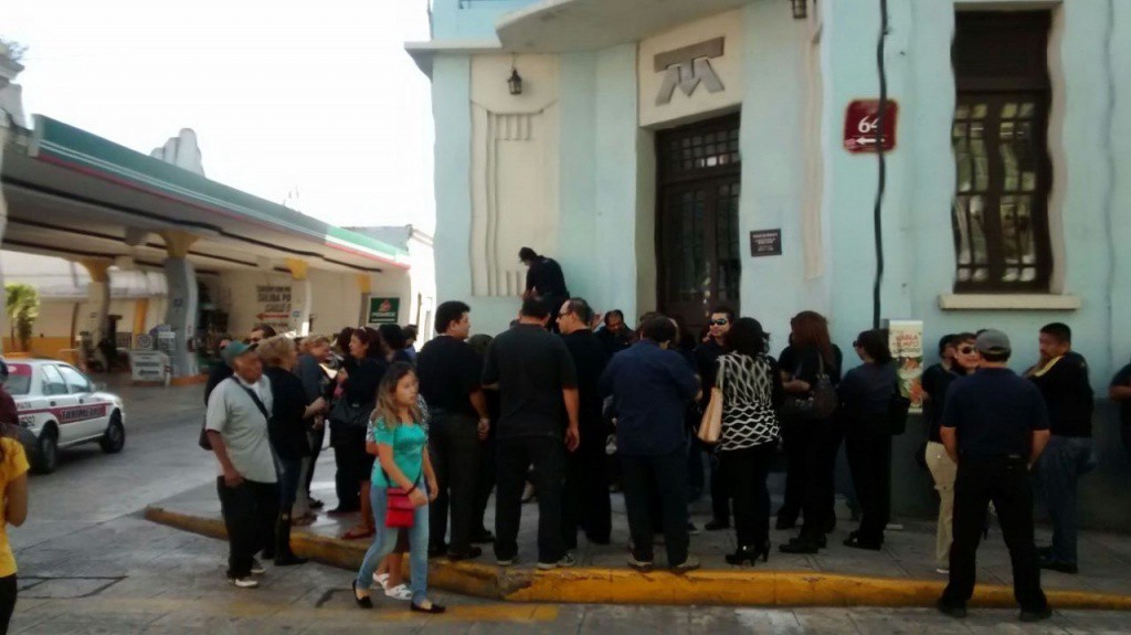 Cuatro marchas en Mérida en protesta por la desaparición de estudiantes Cuatro marchas en Mérida en protesta por la desaparición de estudiantes