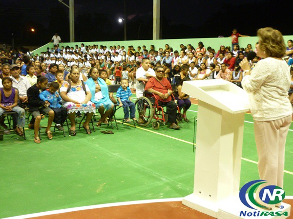 Alcaldesa de Tizimín inaugura cancha techada en Popolnah Alcaldesa de Tizimín inaugura cancha techada en Popolnah