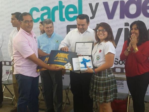 Premian a los ganadores del concurso de la Red Antibullying Premian a los ganadores del concurso de la Red Antibullying