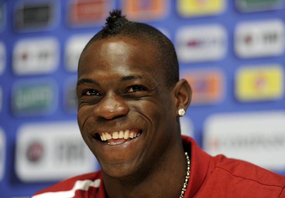 Mario Balotelli recibió cargos por publicaciones racistas en Instagram Mario Balotelli recibió cargos por publicaciones racistas en Instagram