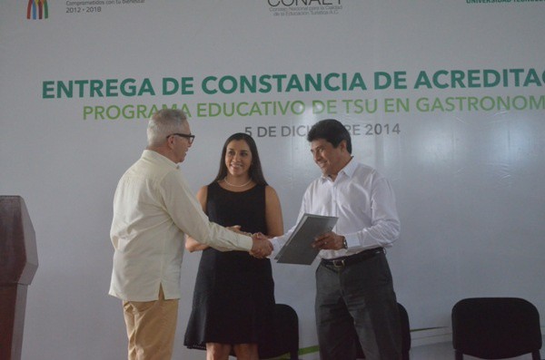 Recibe la UTM acreditación a su programa educativo de Gastronomía Recibe la UTM acreditación a su programa educativo de Gastronomía