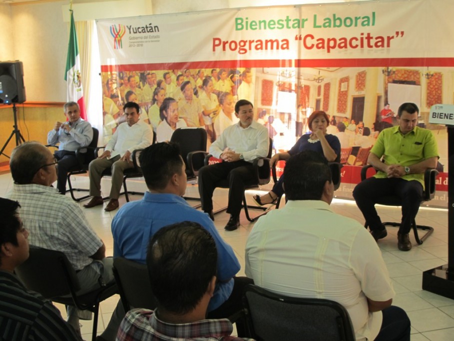Programa "Capacitar" beneficia a más de 300 trabajadores de la Industria del Vestido Programa "Capacitar" beneficia a más de 300 trabajadores de la Industria del Vestido