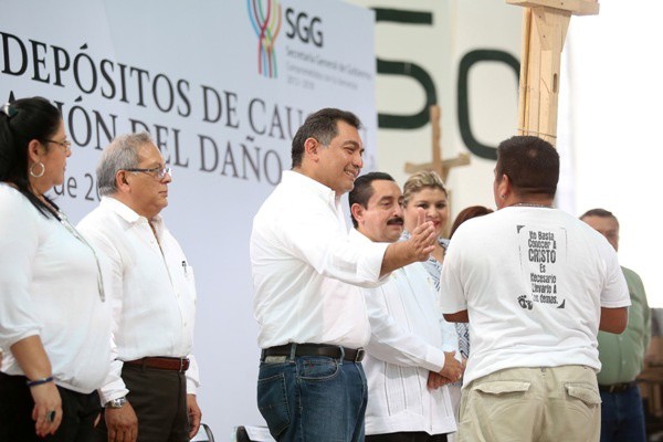 Gobierno del Estado entrega 35 liberaciones anticipadas a internos del Cereso de Mérida Gobierno del Estado entrega 35 liberaciones anticipadas a internos del Cereso de Mérida