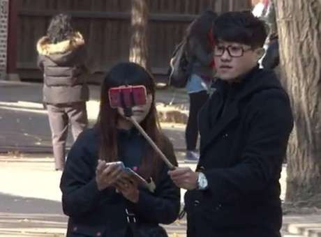 El Gobierno de Corea del sur podría prohibir los bastones para selfies El Gobierno de Corea del sur podría prohibir los bastones para selfies