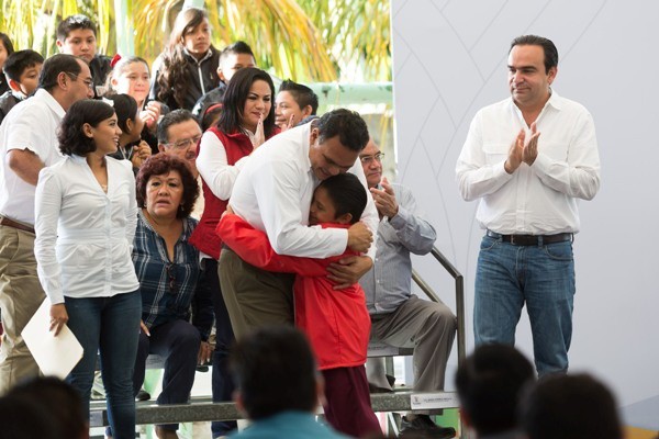 Bienestar Escolar: compromiso cumplido del Gobernador Bienestar Escolar: compromiso cumplido del Gobernador