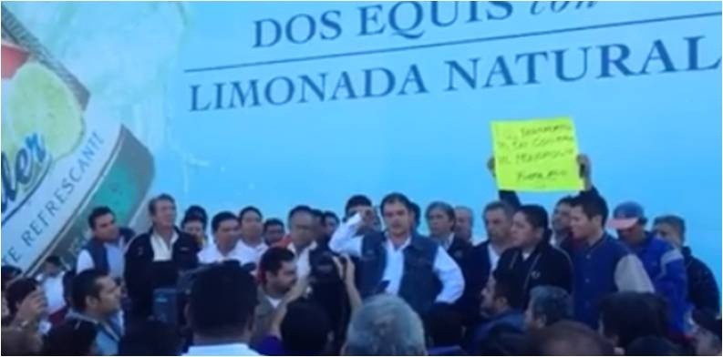 Mega manifestación de transportistas este lunes en el aeropuerto de Mérida Mega manifestación de transportistas este lunes en el aeropuerto de Mérida