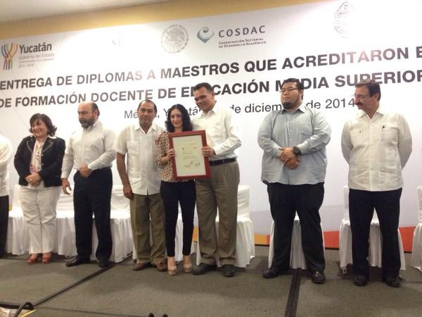 Destacan la preparación de casi 400 maestros de nivel medio superior Destacan la preparación de casi 400 maestros de nivel medio superior