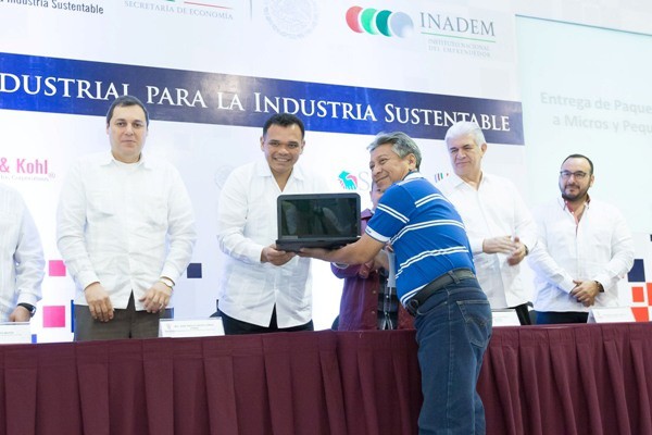 Continúa el Gobierno del Estado apoyando a las PYMES Continúa el Gobierno del Estado apoyando a las PYMES