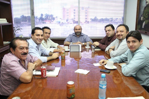 Se reúnen Comisión de Presupuesto y el Secretario de Finanzas Se reúnen Comisión de Presupuesto y el Secretario de Finanzas