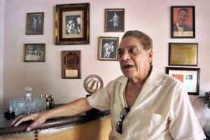 Yo no olvido al año viejo, canción que hay que bailar la noche vieja Yo no olvido al año viejo, canción que hay que bailar la noche vieja