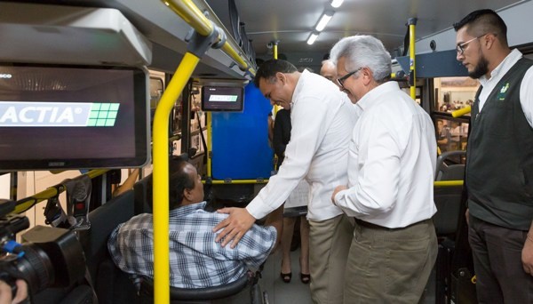 Autobuses adaptados darán mayor movilidad a personas con discapacidad Autobuses adaptados darán mayor movilidad a personas con discapacidad