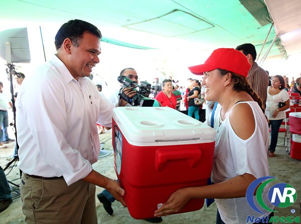 Cierra RZB el año 2014 entregando apoyos en el litoral oriente Cierra RZB el año 2014 entregando apoyos en el litoral oriente